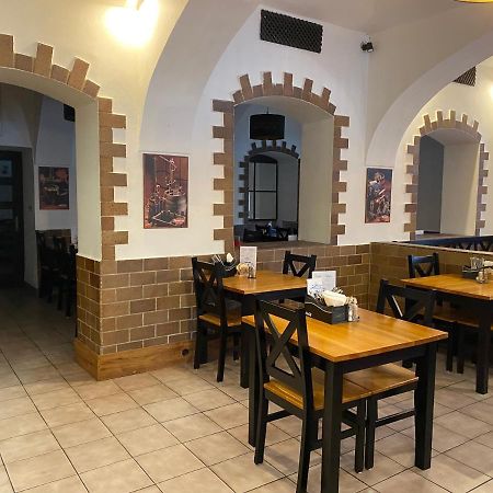 Restaurant Motel Hana Barbara Gastro Sro Ostretin Dış mekan fotoğraf